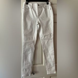 White St. John’s Bay Skinny Jeans